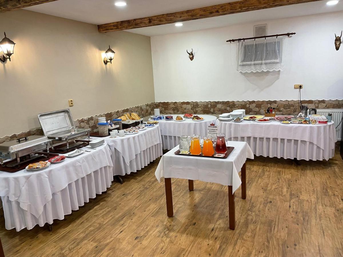 Penzion Samorost Jarosov nad Nezarkou Dış mekan fotoğraf